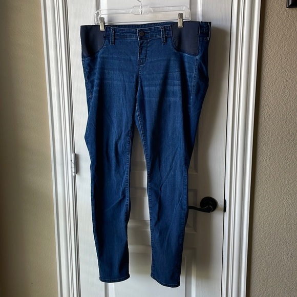 Old Navy Denim - Old Navy Maternity Rockstar Jeans